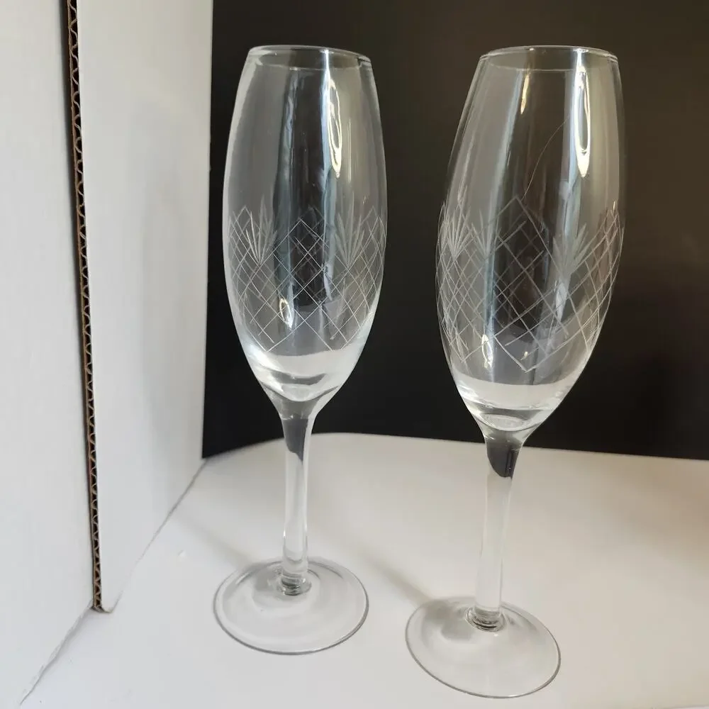 Pair of 1940's Etched Champagne Wine Glasses Geometric Pattern 10